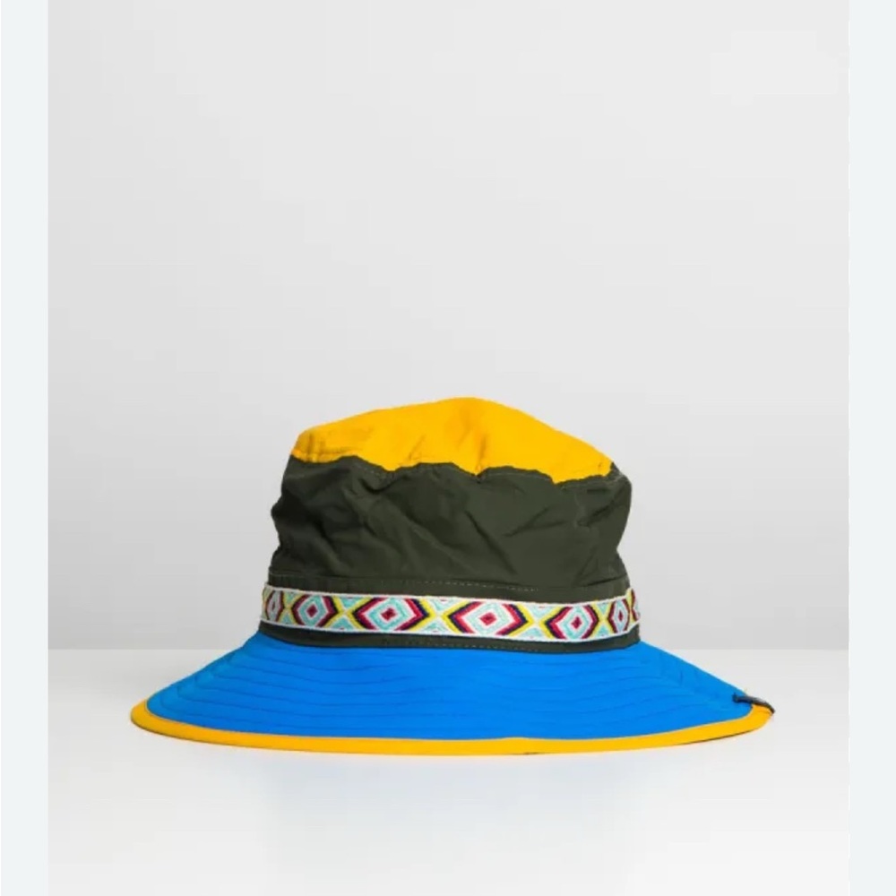 NWT KOLBY BUCKET HAT